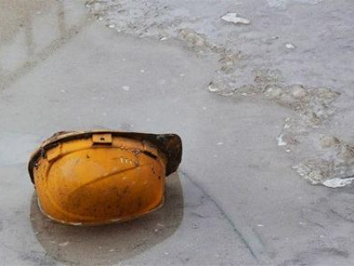 Хүн осолдсон хоёр барилгын үйл ажиллагааг зогсоов