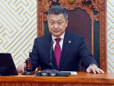 Улс төрийн дараагийн үедээ Тэр хэн байх бол