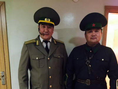 Жүжигчин Магнай хүүхдээ мартаж, Заанаа хог ухаж байжээ /хөгжилтэй бичлэг/