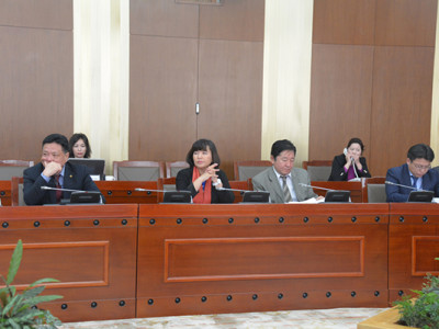 Ажлаасаа халагдсан хүмүүсийг хэлэлцэнэ