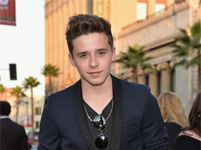 Бэкхемын хүү халаасны мөнгөө өөрөө олдог