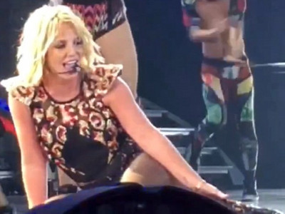 Бритни унасан ч дуугаа дуулсаар