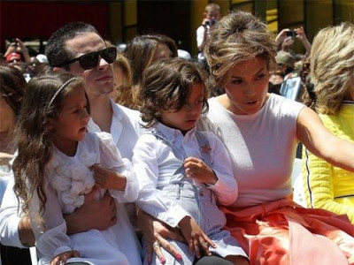 Женнифер Лопес нөхөрт гарахаар шийдэв