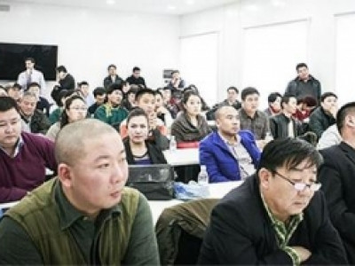 Гадаадын иргэд сунгуулах материалаа шуудангаар өгдөг боллоо