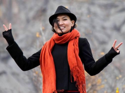 Орлогоороо гайхуулдаг сэтгүүлч П.Одгэрэл яруу найргаар 