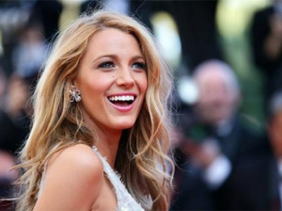 Блэйк Лайвли Харвардад сурахыг мөрөөддөг