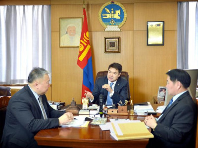 Татвар төлөгчдөө дарамталж биш дэмжих ёстой