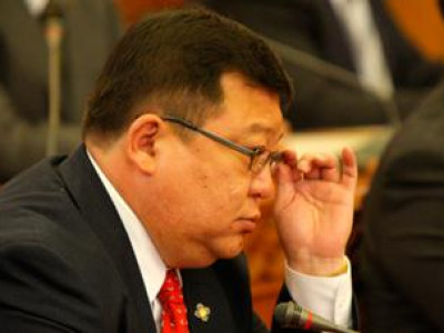 Тэтгэврийн насыг нэмэхгүй байхаар болов