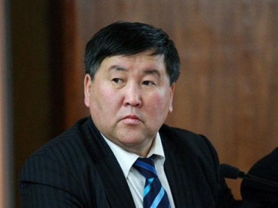 “Алим” Ц.Батбаяр хориход ус түгээгч хийдэг гэнэ үү