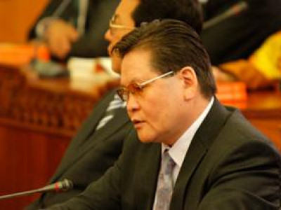 Ө.Энхтүвшин: Цэц шаламгай ажилладаг болсон уу