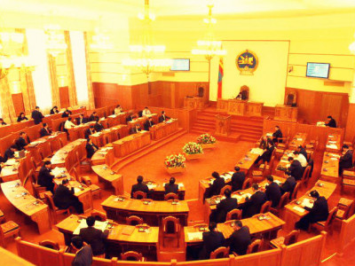 Туузаар гоёсон чуулган эхэллээ