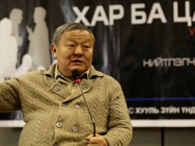Б.Баабар: Монголын ард түмнийг Зи Энхболд, Портуун нараас салгаж өгсөн ард түмэндээ баярлалаа