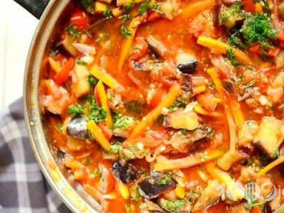 Хөлс гаргаж ядаргаа тайлах ногоотой шөл