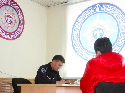 Хүүхэд хулгайлахыг завдсан этгээдийг саатууллаа
