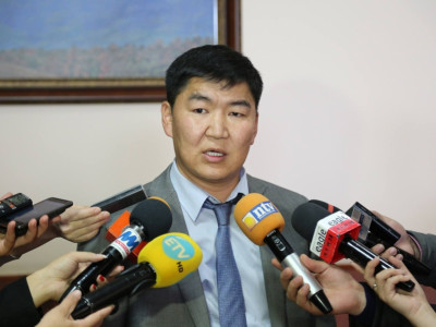 ШҮҮГЧДИЙН ХОЛБООНЫ УДИРДАХ ЗӨВЛӨЛИЙН ГИШҮҮДИЙГ СОНГОЖЭЭ