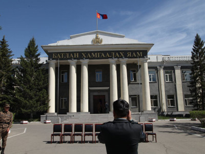Цэргийн салбарынхан айдастай байна 