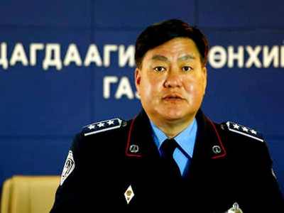 Санал тоолох машин худалдаж авахыг завдсан иргэнийг шалгаж байна