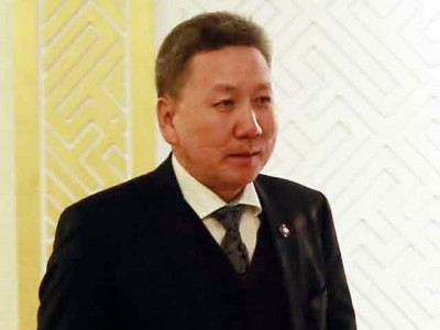 Л.Болд: Би тэнгэрт байгаа аав ээжийнхээ сүнсээр тангараглая