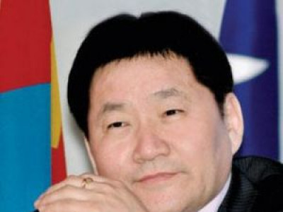 Б.Ариунсан Оюутолгойг татвараас бултуулсан уу