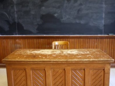 “Цахим даалгавар” ухаалаг утсыг улам өөгшүүлж байна