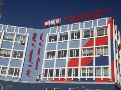 МҮОНРТ-ийн Үндэсний зөвлөл рүү улстөрчдийн халаасны хүмүүс “гэтэж” байна