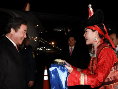 БНСУ-ын Ерөнхий сайд Ли Наг Ён манай улсад айлчилж байна