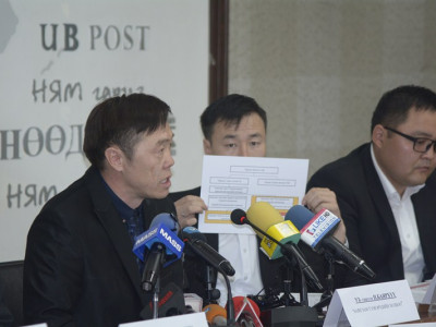 Тавантолгой-Гашуунсухайт чиглэлийн уурхайн замыг хааж, зогсолт хийнэ гэв