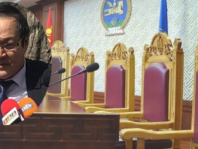Судлаач Д.Ганхуяг: УИХ-ын гишүүнийг бүрэн эрхээс нь чөлөөлсөн нь Үндсэн хууль зөрчсөн гэж үзжээ