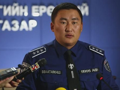 Хүчирхийлэл үйлдэж, хүүхэд жирэмслүүлсэн цагдаа нарыг ажлаас нь чөлөөллөө