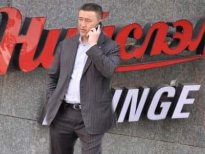 Хамгийн сүүлчийн олигарх ордноос явахад...