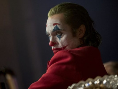 “Joker” шилдэг кинонуудын жагсаалтыг дахин тэргүүлжээ