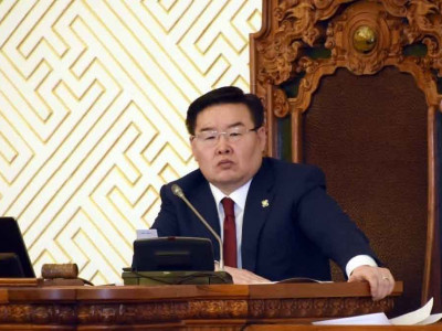 Спикер Г.Занданшатар төрийн албан хаагчдаа зомби гэж доромжилж огцрох болзлоо хангав
