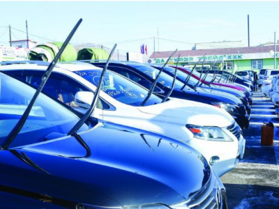 “Приус” автомашиныг Япон Улсаас таван сая төгрөгт багтааж авчирдаг