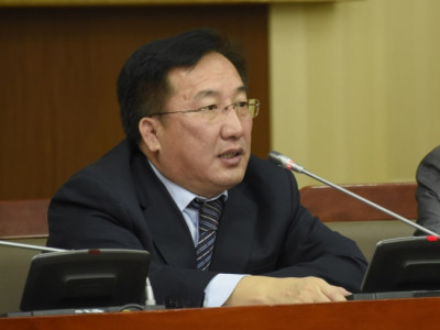 Д.Дамба-Очир нарын түшээд ЖДҮ-ийг “дээрэмдсэн”-ээс болж Монголд маскны үйлдвэр ч алга