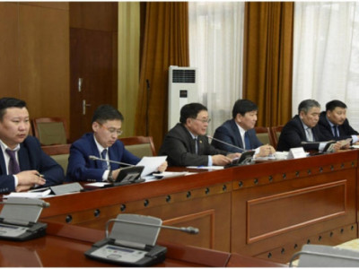 СЕХ: Манайх “ iphone 1” хэрэглэсээр байна 