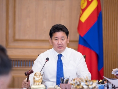  Ерөнхий сайд гэдэг хийх ажилгүй хүн биш