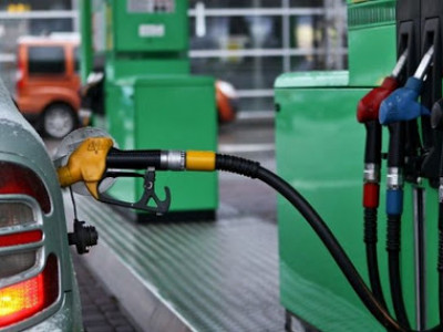 Бензиний үнэ гуравдугаар сард 40-50 төгрөгөөр буурна