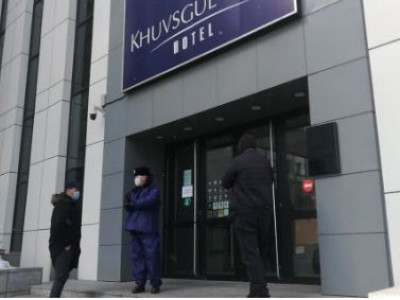 Польшийн хоёр иргэн хууч өвчнийхээ улмаас бие нь чилээрхжээ