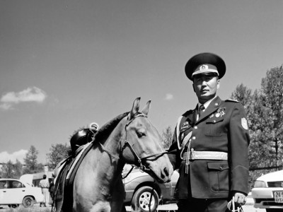 Хил дээр бүтээсэн 