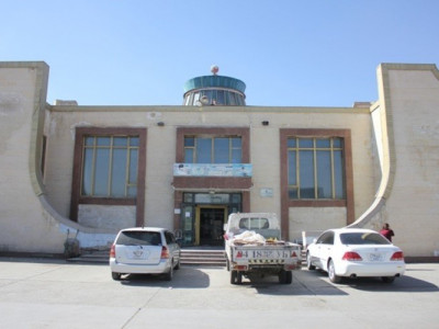 Төв бассейн хувьчлагдаж, тамирчид бэлтгэл хийх газаргүй болжээ