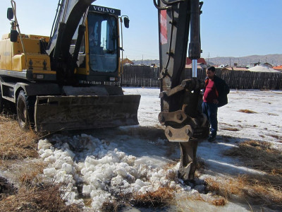 Мөстсөн хэсгүүдийг сэтэлж, урсацыг өөрчилж байна