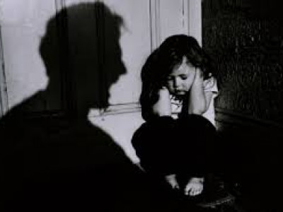 Хүүхэд хүчирхийлэгчийг цаазлах хуулиа батлаад өгөөч, Ерөнхийлөгч өө