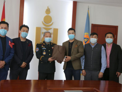 “Фантастик” продакшны уран бүтээлчид УОК-т 8 сая төгрөг хандивлав