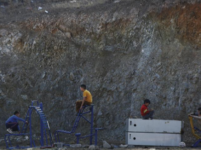 Стандаргүй тоглоомын талбайн 