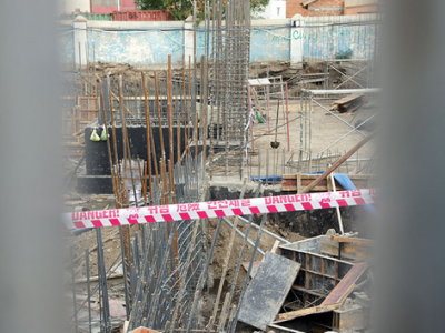 УБЕГ-ын гаражийн хананд даруулсан залуусын биеийн байдал хүнд байна