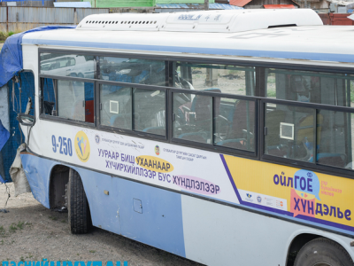 Тэнүүн-Огоо компанийн автобус осолдож, жолооч нь эмнэлэгт ухаангүй байна
