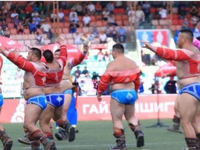 Үзэгчгүй наадмын талаар бөхчүүд юу хэлэв