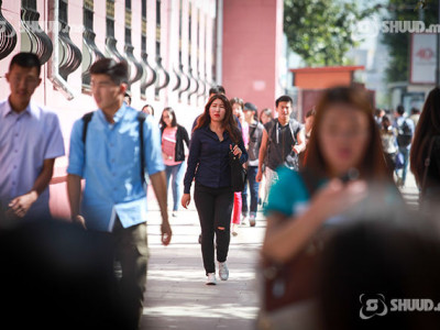 Ахынх нь хүүхэд 