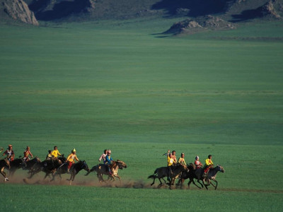 Хойшлогдсон хурдан морьдын уралдааныг 7 дугаар сарын 13-ны өдөр нөхөн зохион байгуулна