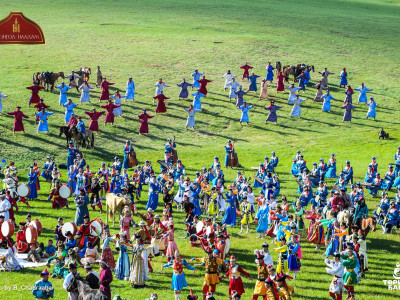 Наадмын нээлтэд дуулагдсан “Жаран цагаан адуу” дуу бол гал голомтоо самруулж, цусан гол урссан тухай харууслын дуу